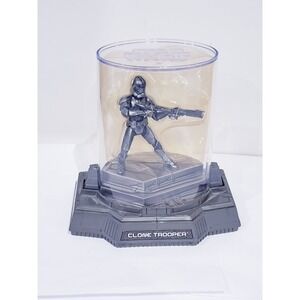 2005 Hasbro Star Wars Titanium Die Cast Clone Trooper Action Figure Display